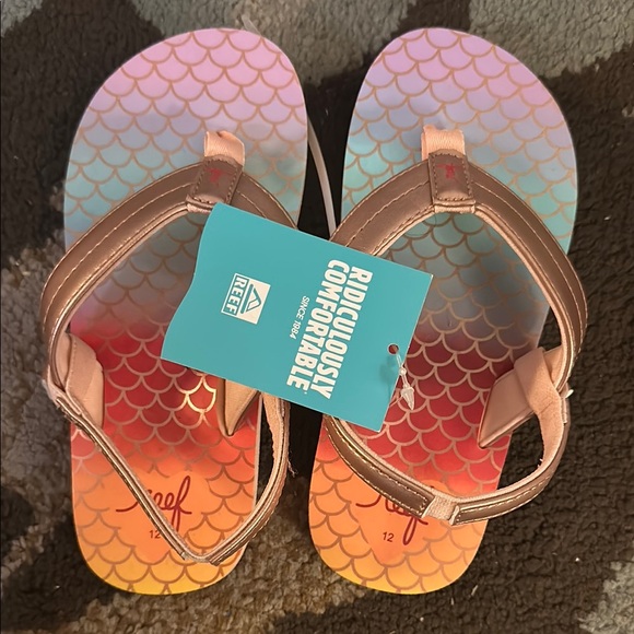 NWT reef sandals in a mermaid 🧜‍♀️ scale sunset 🌅 color size 12 - Picture 1 of 4